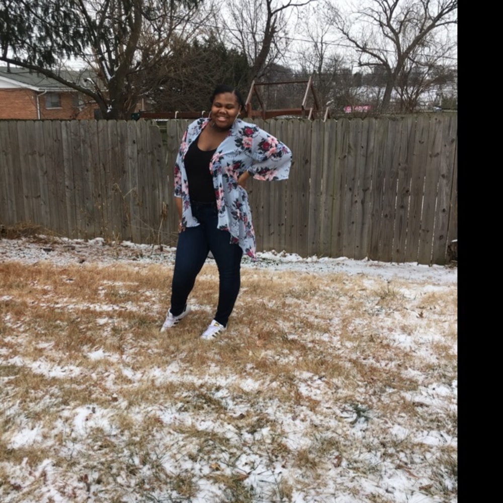 Meet your Posher, Yveyvette